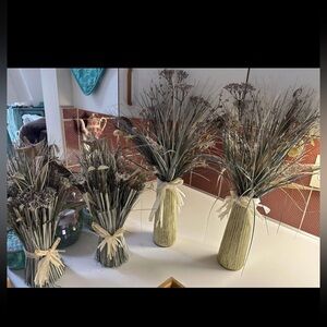EUC Dried Sea Grass Arrangements